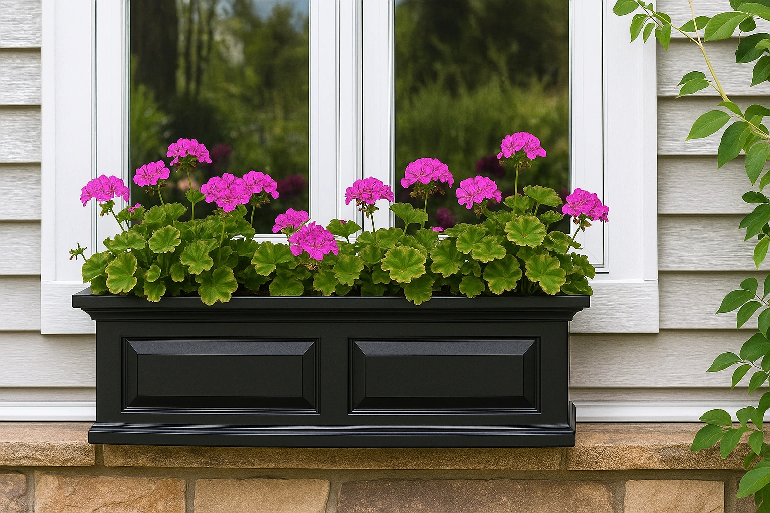 Mayne Nantucket 3-Foot Window Box - Small Space Gardening